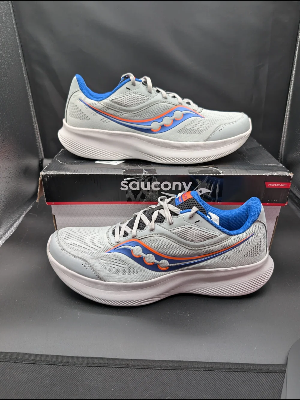 Saucony light gray